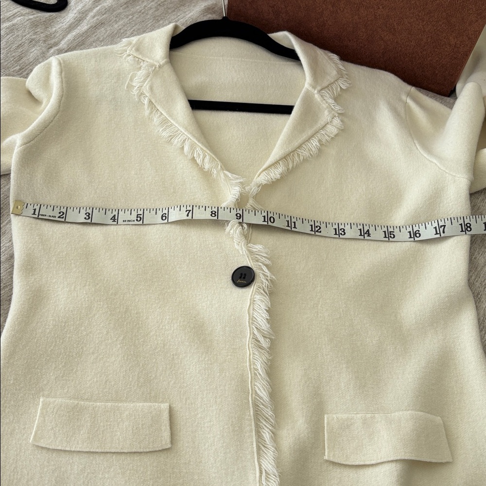 Elegant Cream Fringed Knit Blazer - Picture 10 of 11